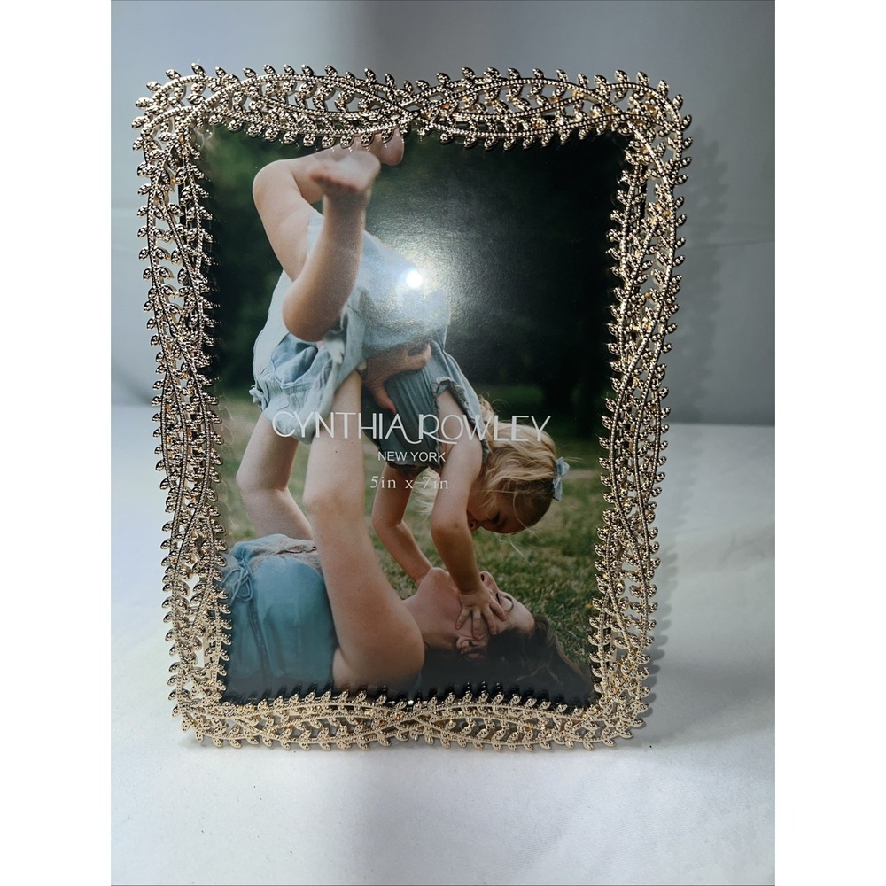 Limited Edition Cynthia Rowley NY Gold Filagree Picture Frame 5x7 Velvet Back